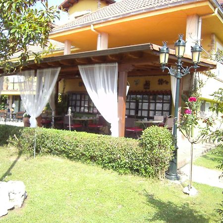 Hosteria Las Fuentes Rubayo Extérieur photo