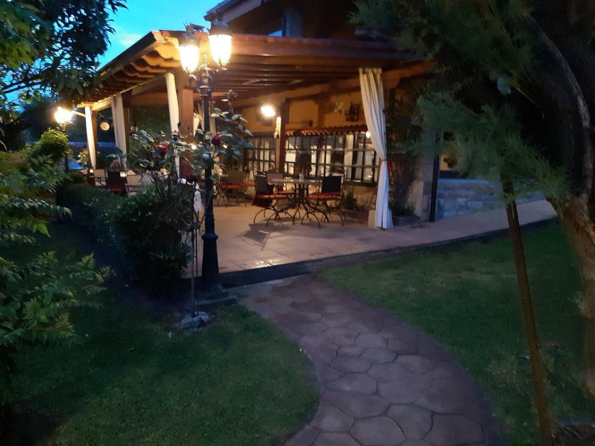 Hosteria Las Fuentes Rubayo Extérieur photo
